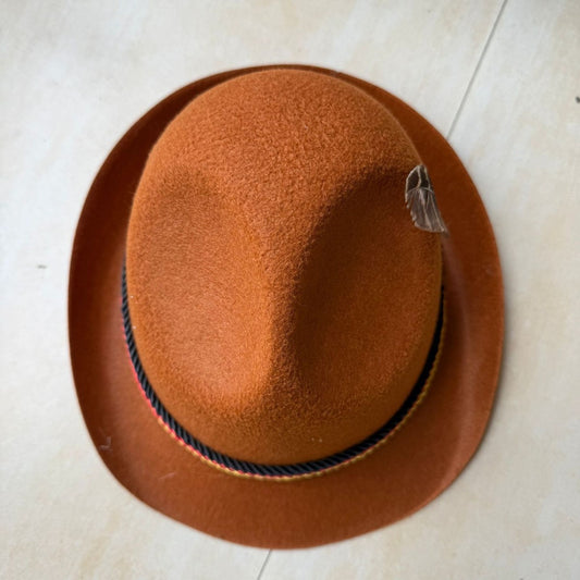 Fashion Feather Accent Non-Woven Top Hat