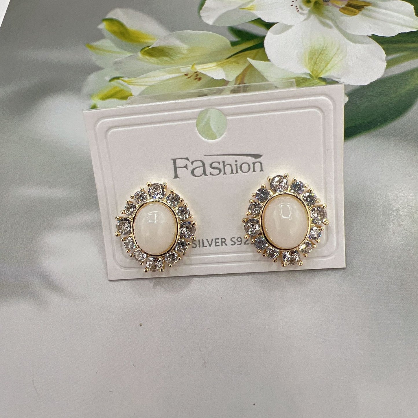 Fashion Women's French Glass Cat Eye Dangle Earrings