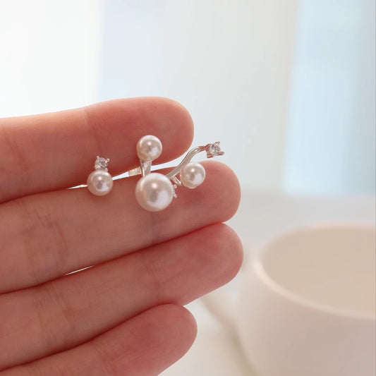 Starry Pearl Stud Earrings in S925 Silver